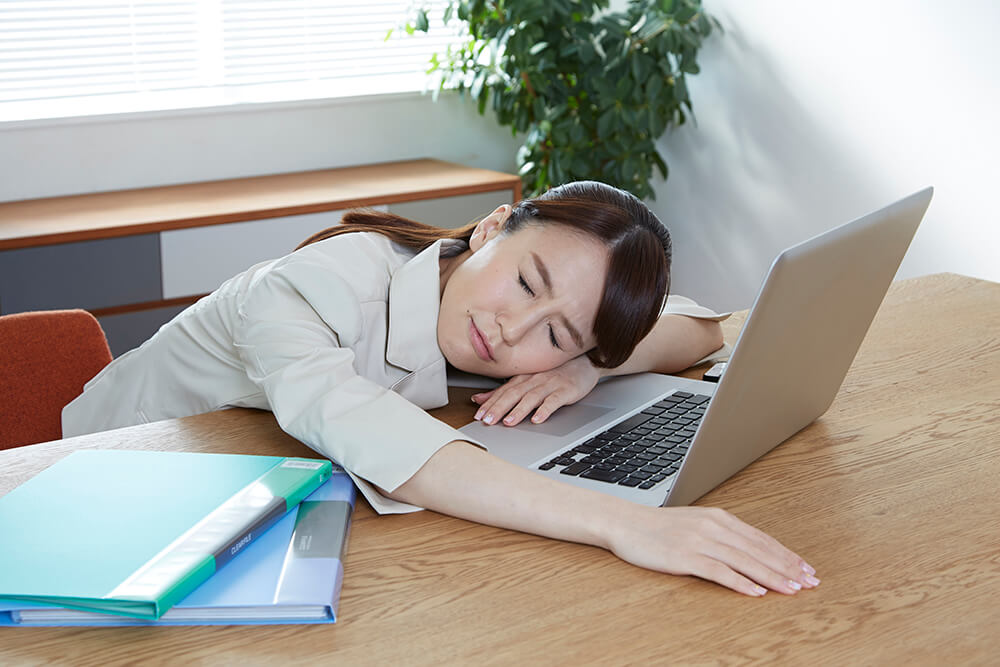 近頃急増中?デスクワーカーのなみだ目